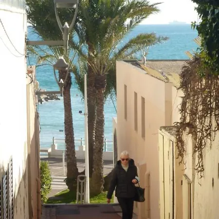 Rive Bord De Centre Cannes